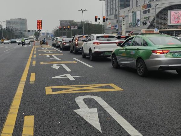 富配平台 治堵一周年，成都给出的答案是……