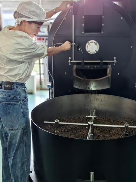 嘉正网  从“种子到杯子再到肚子” 一杯咖啡里藏着多少新职业